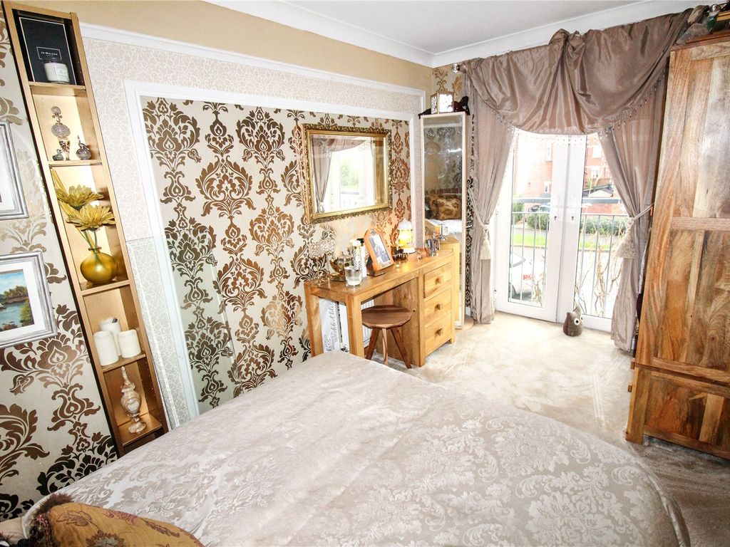4 bed end terrace house for sale in Mazurek Way, Swindon, Wiltshire SN25, £309,950