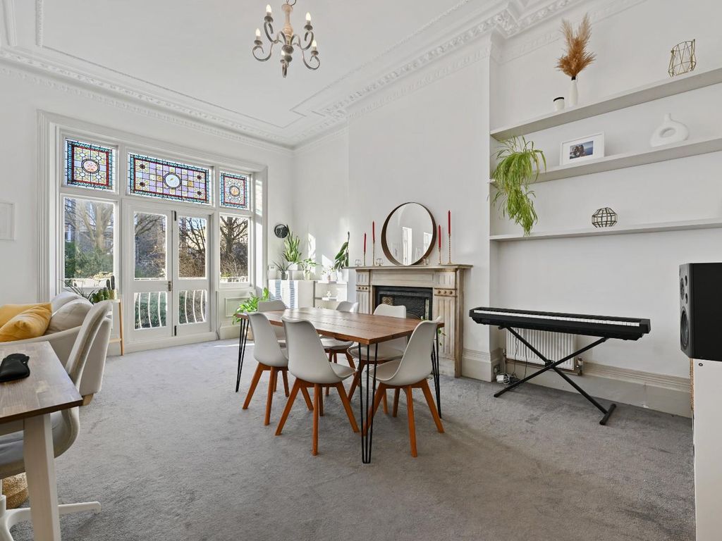 1 bed flat for sale in Sinclair Road, London W14, £695,000