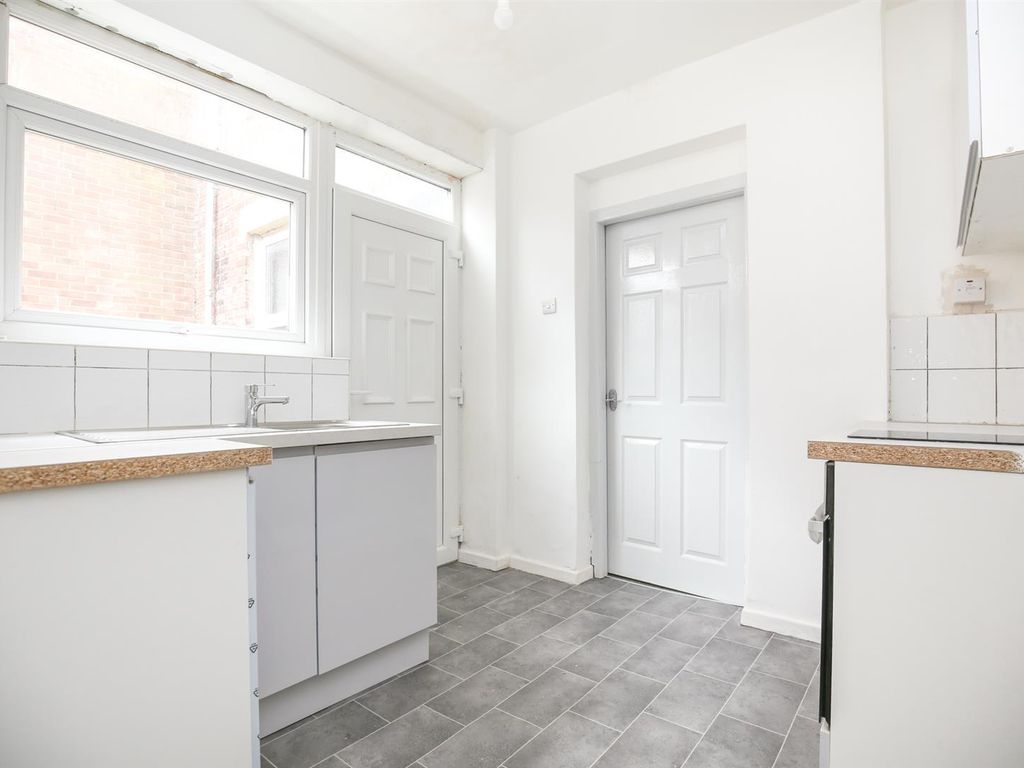2 bed flat to rent in Northcote Street, Fenham NE4, £650 pcm