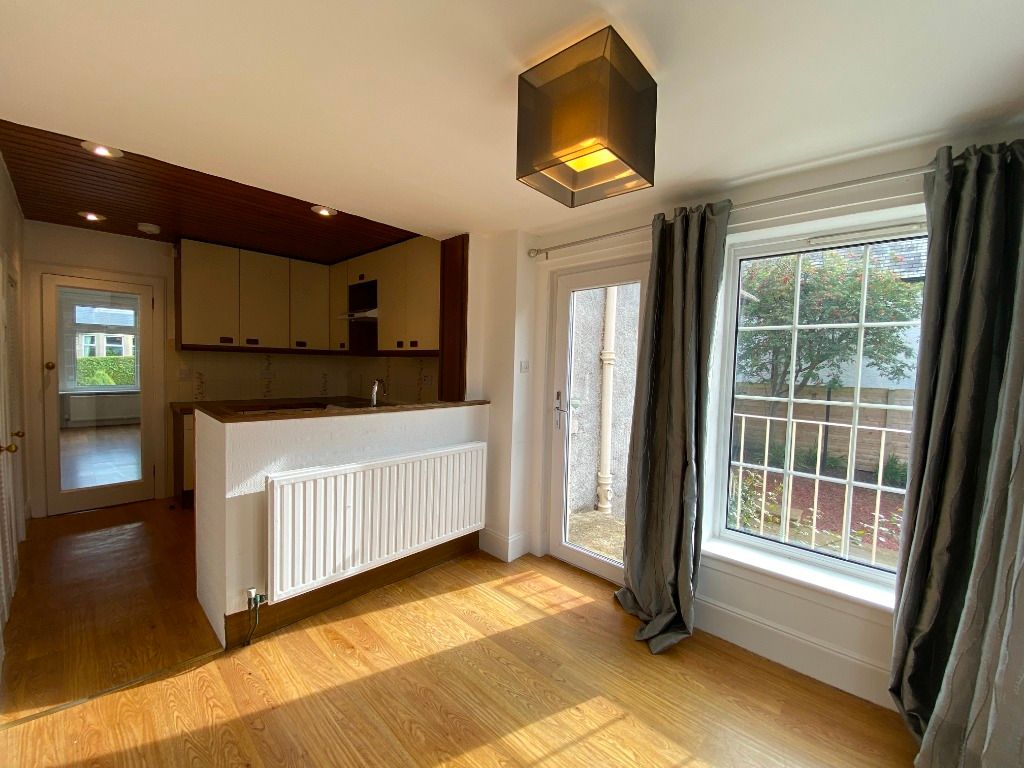 2 bed bungalow to rent in Carfrae Park, Blackhall, Edinburgh EH4, £1,650 pcm