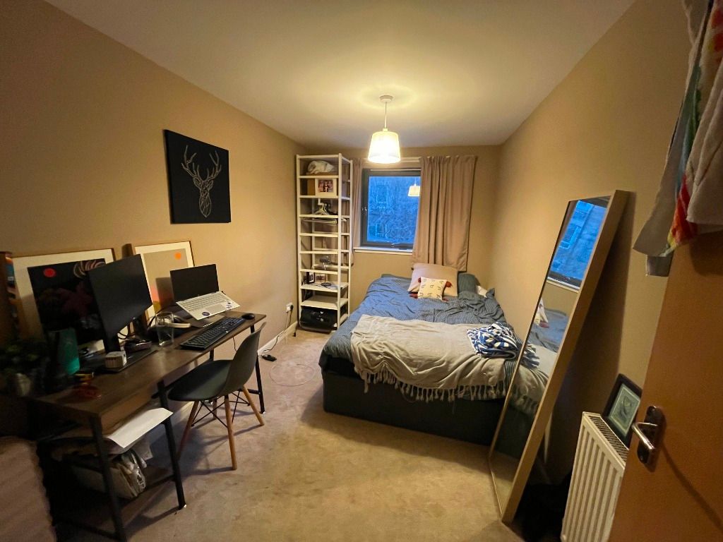 2 bed flat to rent in Albert Street, Edinburgh EH7, £1,250 pcm