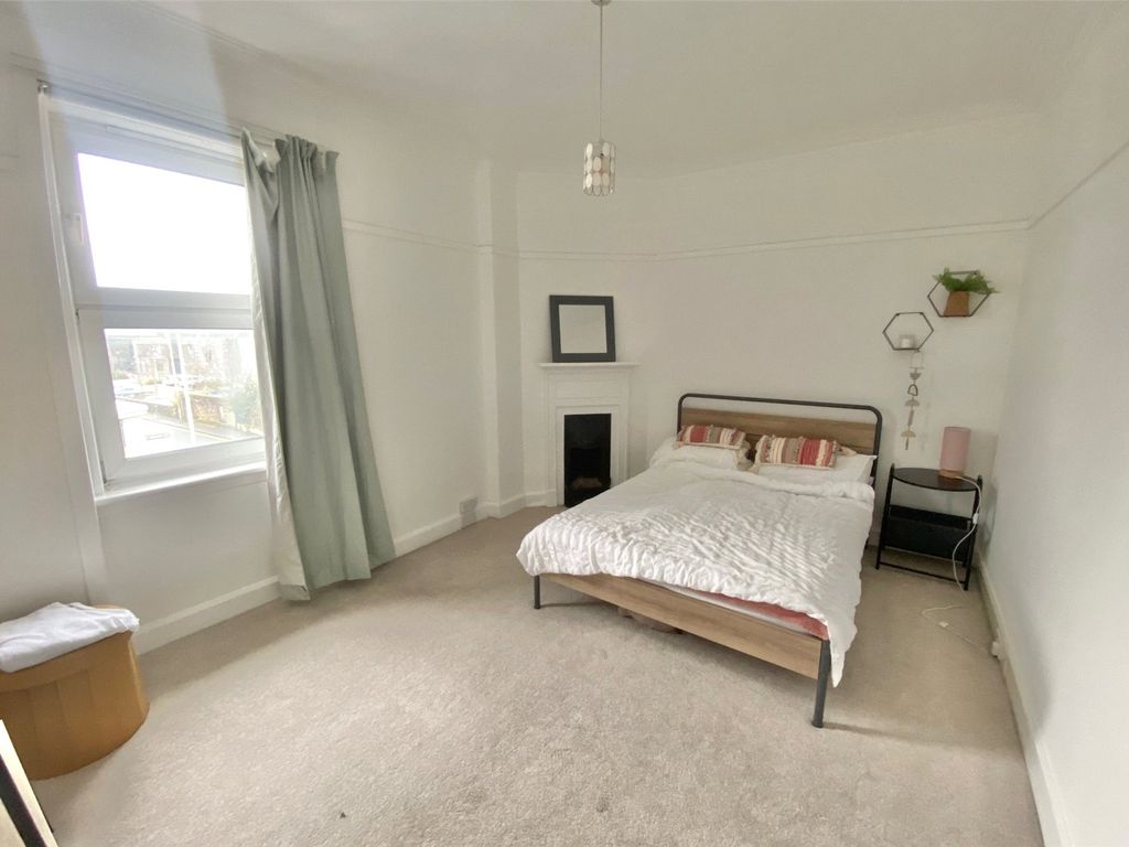 2 bed flat for sale in East Clyde Street, Helensburgh, Argyll And Bute G84, £95,000