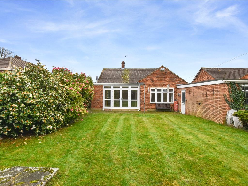 3 bed bungalow for sale in Lane End, Bexleyheath DA7, £525,000