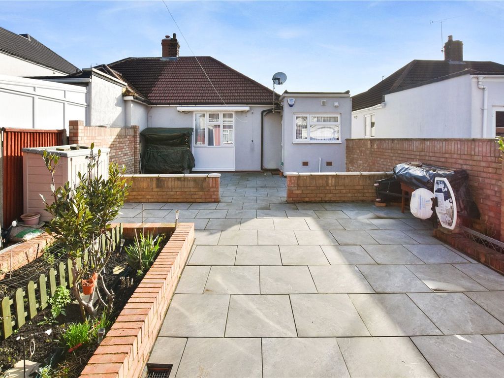 2 bed bungalow for sale in Bedonwell Road, Bexleyheath DA7, £500,000