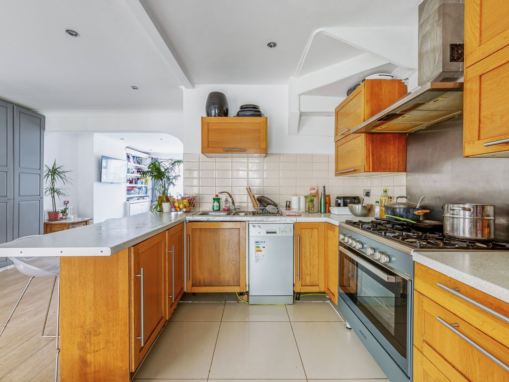 3 bed end terrace house for sale in Burwell Avenue, Greenford UB6, £600,000