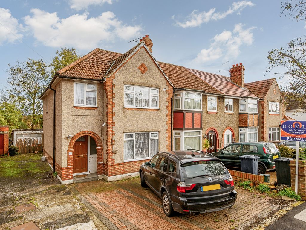 3 bed end terrace house for sale in Burwell Avenue, Greenford UB6, £600,000