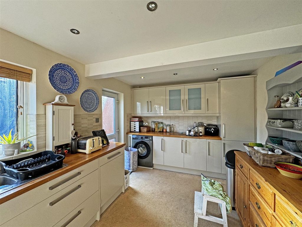 4 bed detached house for sale in Ermine Rise, Great Casterton, Stamford PE9, £399,950