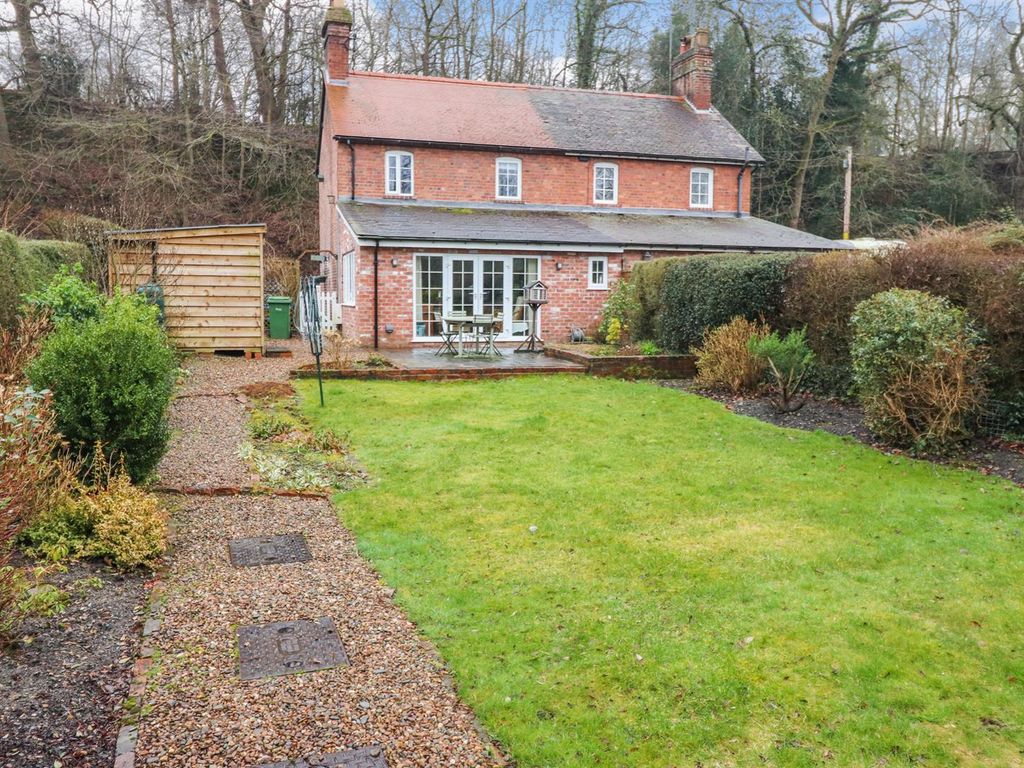 3 bed cottage for sale in Chirk Bank, Wrexham LL14, £305,000