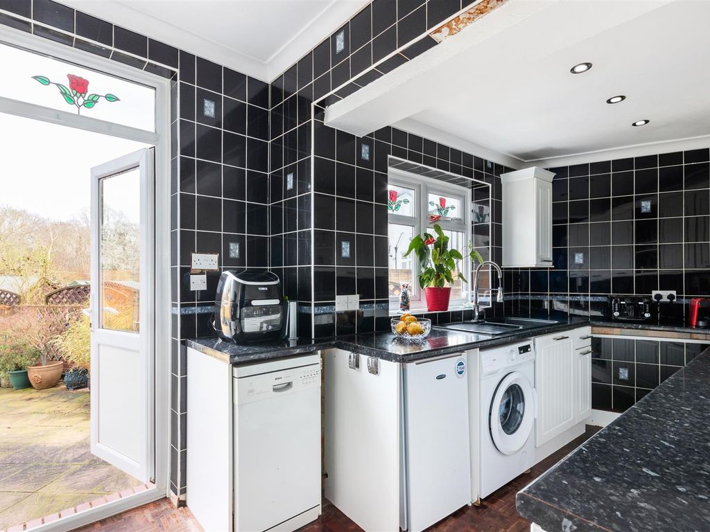 6 bed end terrace house for sale in Rutland Drive, Morden SM4, £699,950