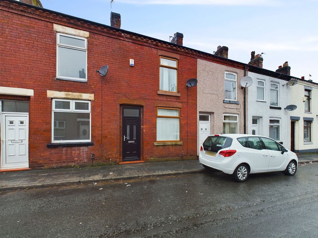 2 bed terraced house to rent in Henry Street, Tyldesley M29, £750 pcm