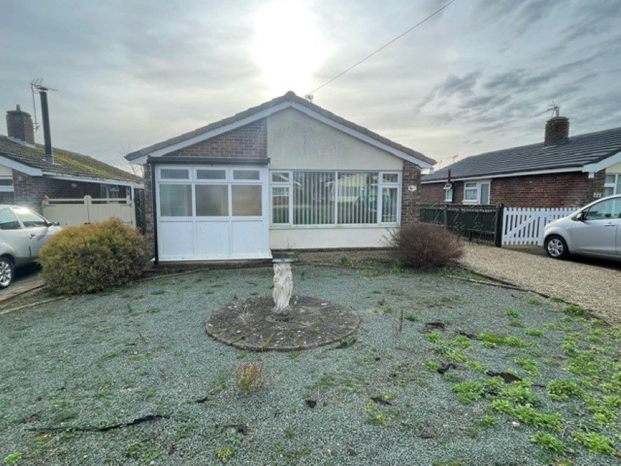3 bed detached bungalow for sale in 43 Rivermead, Stalham, Norwich, Norfolk NR12, £170,000