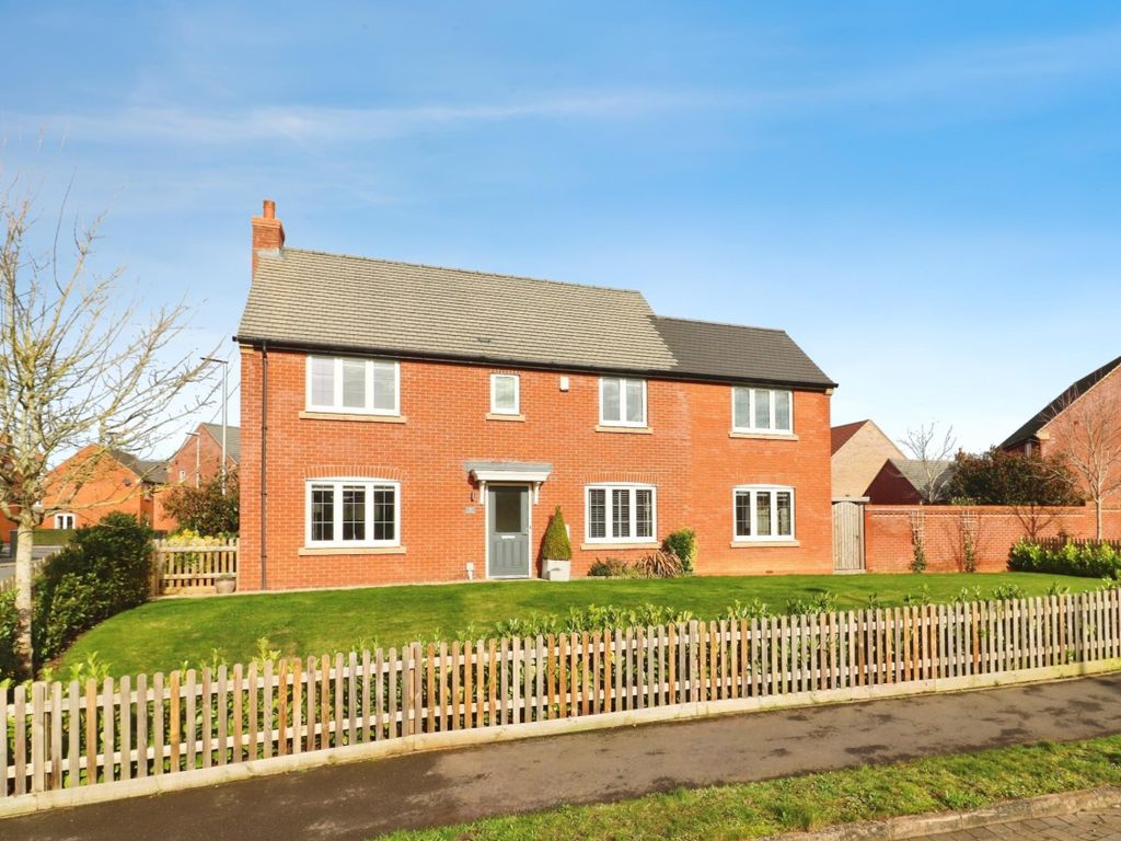 5 bed detached house for sale in Tene Close, Cawston, Rugby CV22, £535,000