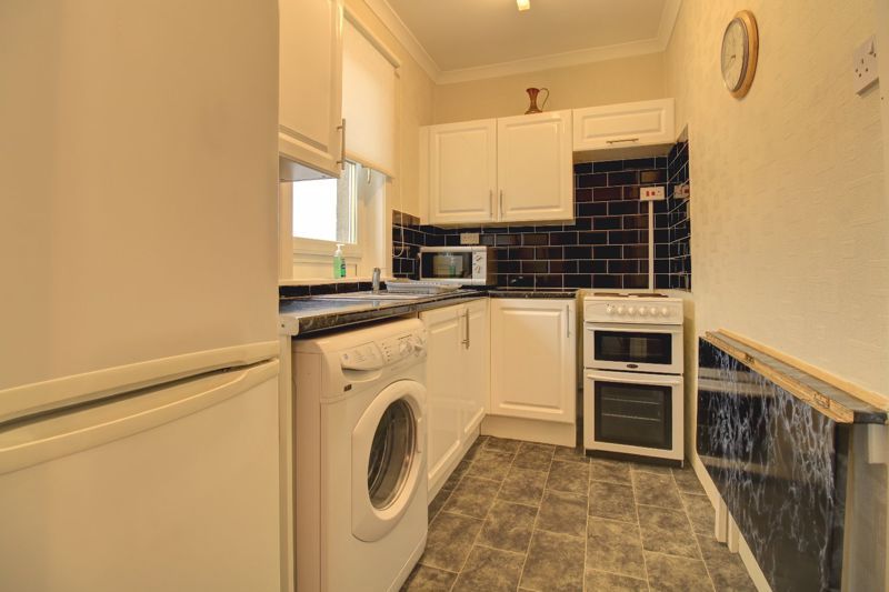 2 bed flat for sale in Crosslet Road, Dumbarton G82, £87,000