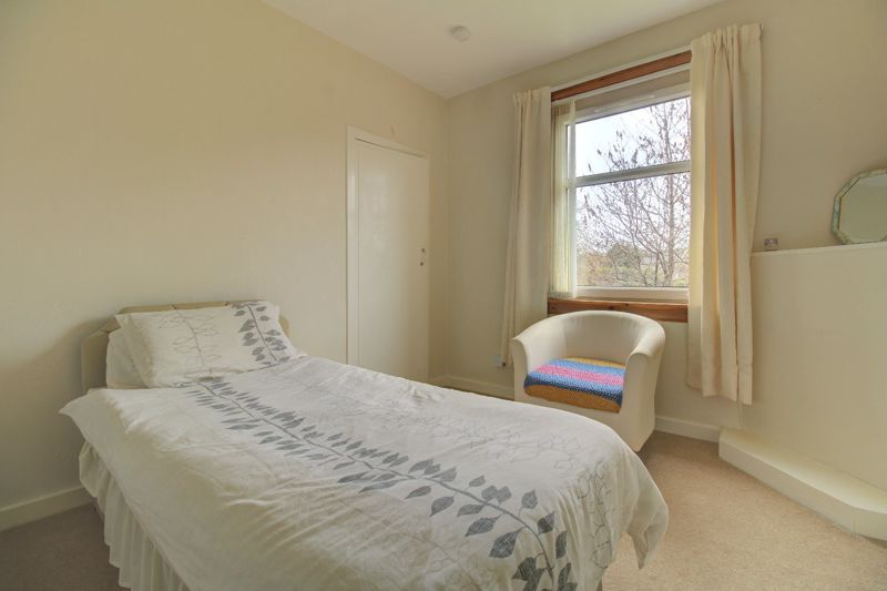 2 bed flat for sale in Crosslet Road, Dumbarton G82, £87,000