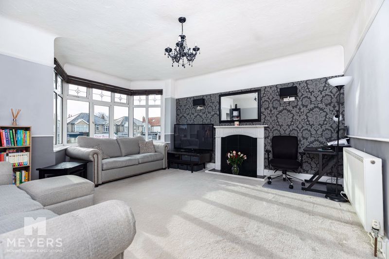 2 bed flat for sale in Christchurch Road, Bournemouth BH7, £275,000