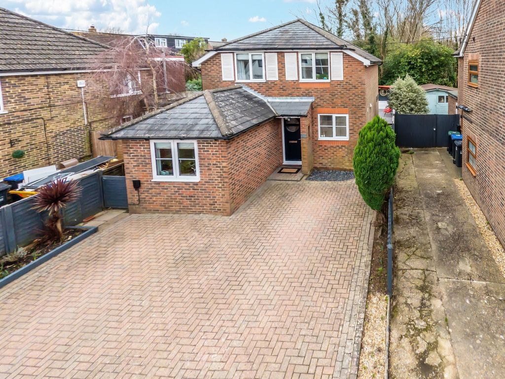 4 bed detached house for sale in Horsham Road, Pease Pottage RH11, £450,000