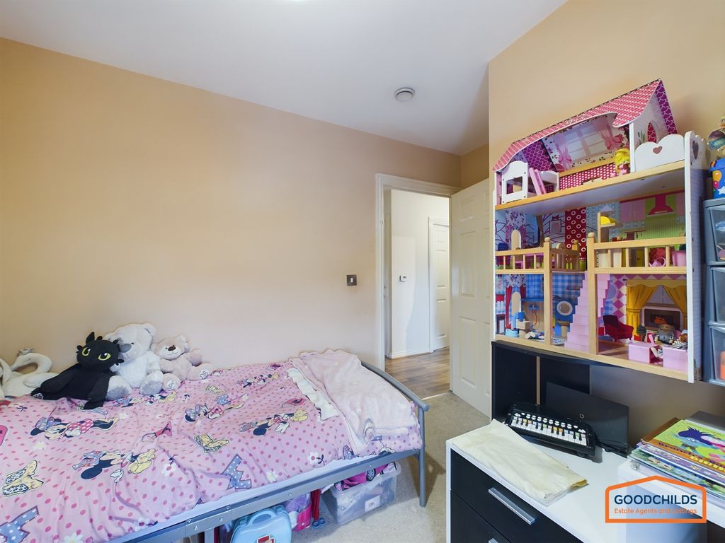 2 bed flat for sale in High Street, Brownhills WS8, £129,950