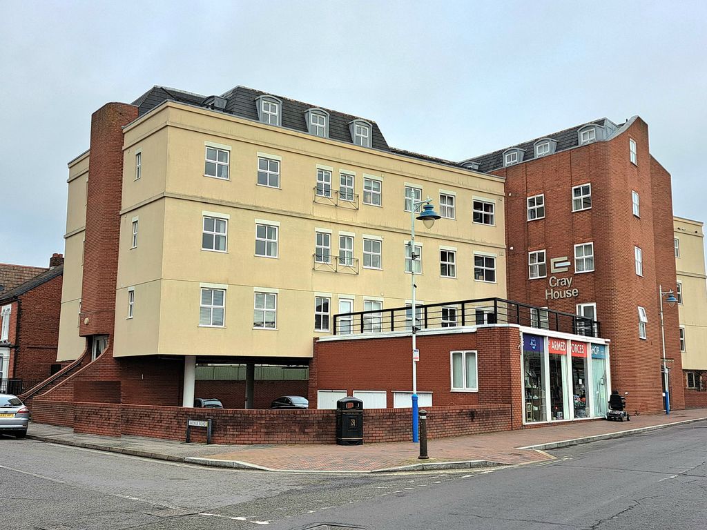 2 bed flat for sale in Stoke Road, Gosport PO12, £140,000