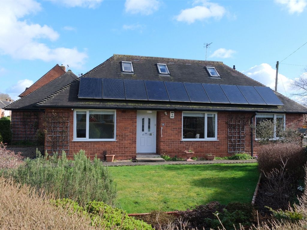 3 bed bungalow for sale in Greenfields Crescent, Shifnal, Shropshire TF11, £325,000