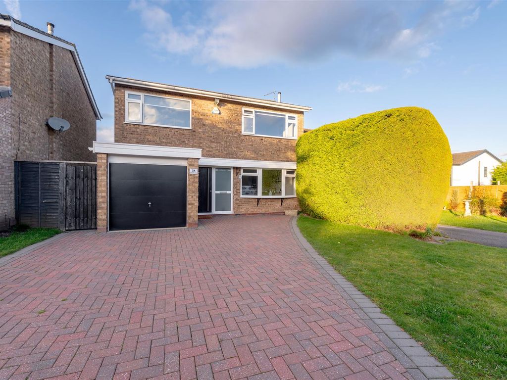 4 bed detached house for sale in Pettyfields Close, Knowle, Solihull B93, £550,000