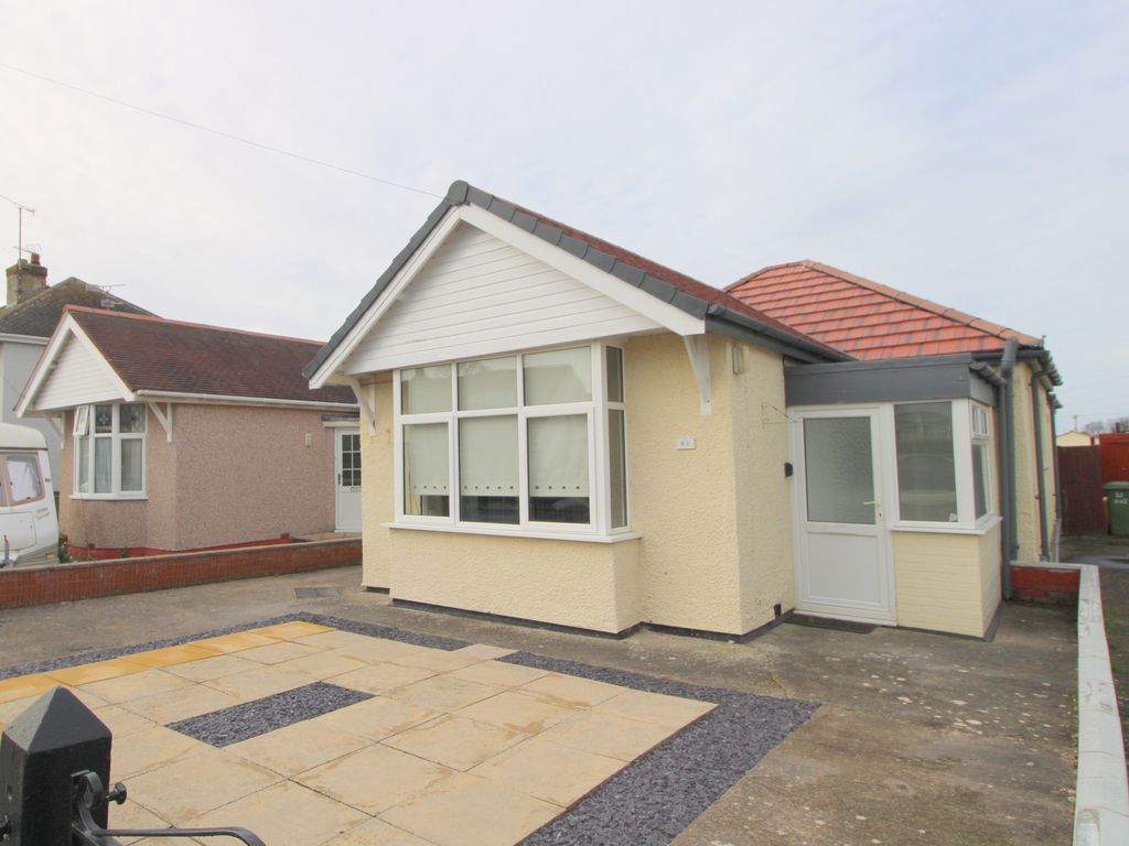 3 bed bungalow for sale in Handsworth Crescent, Rhyl, Denbighshire LL18, £190,000