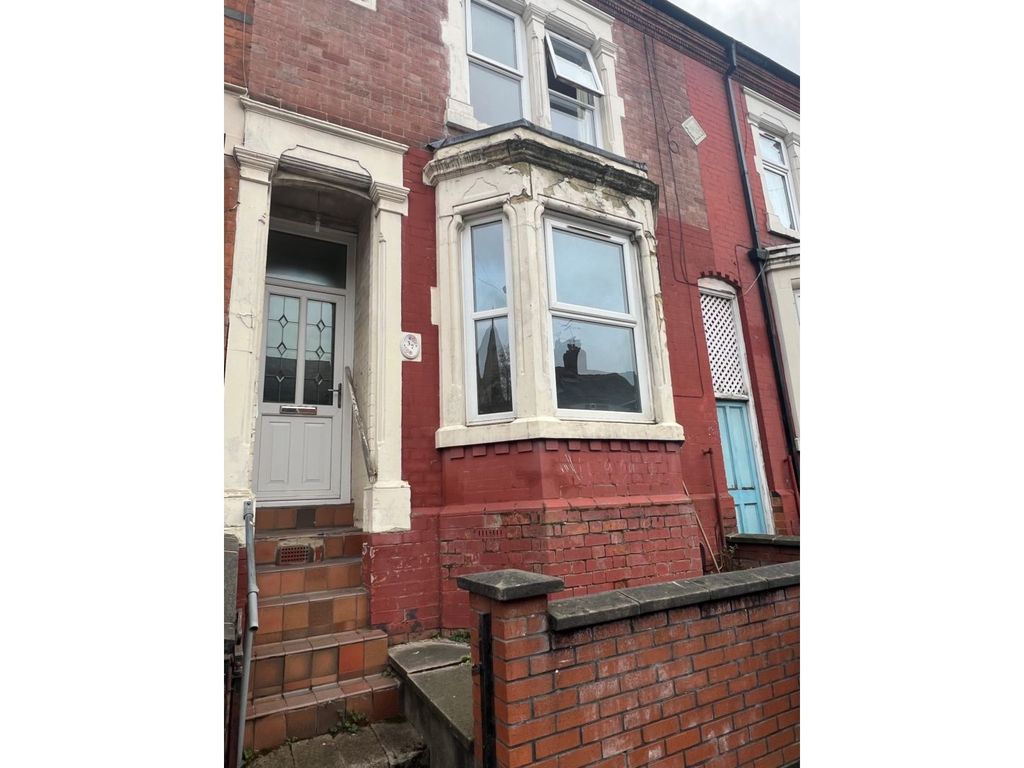 3 bed terraced house for sale in Beaumont Road, Leicester LE5, £300,000