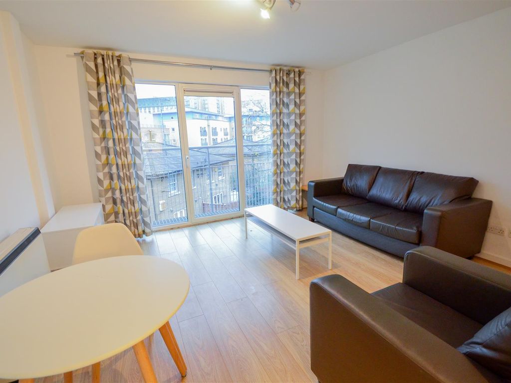 1 bed flat to rent in Rogers Court, Premiere Place, London E14, £1,625 pcm