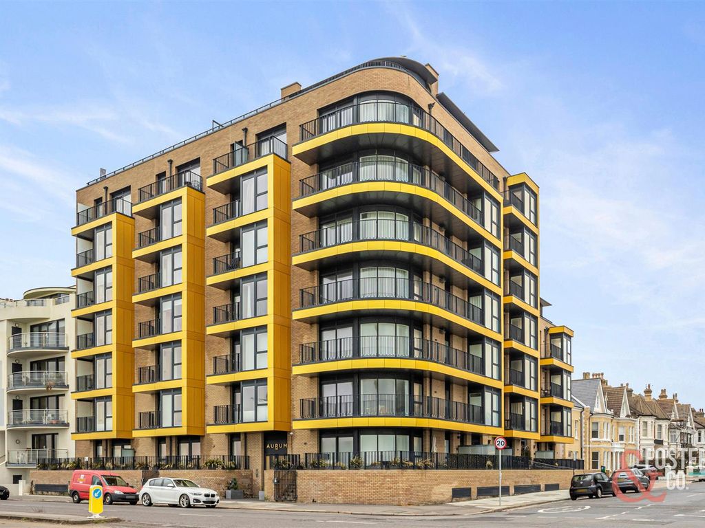 1 bed flat for sale in Kingsway, Hove BN3, £325,000
