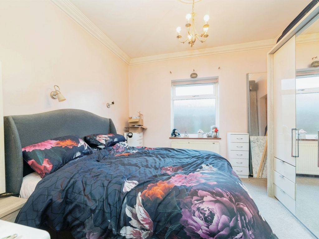 2 bed detached bungalow for sale in Leys Lane, Attleborough NR17, £210,000