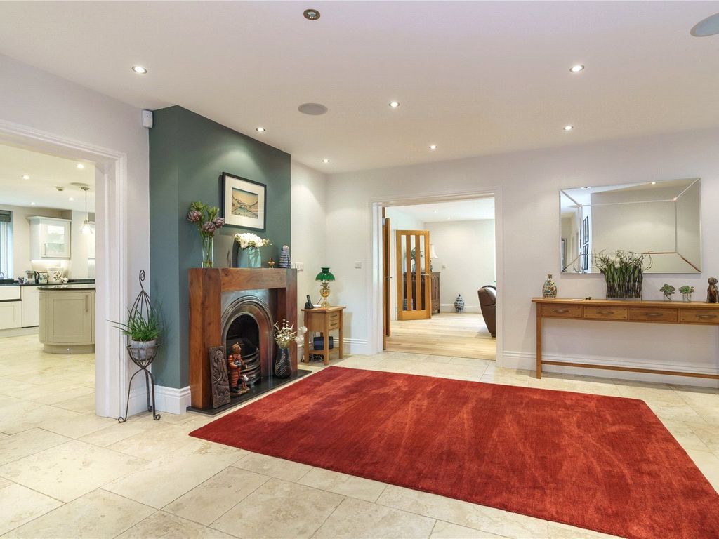 6 bed detached house for sale in Hempstead Road, Bovingdon, Hemel Hempstead, Hertfordshire HP3, £2,750,000