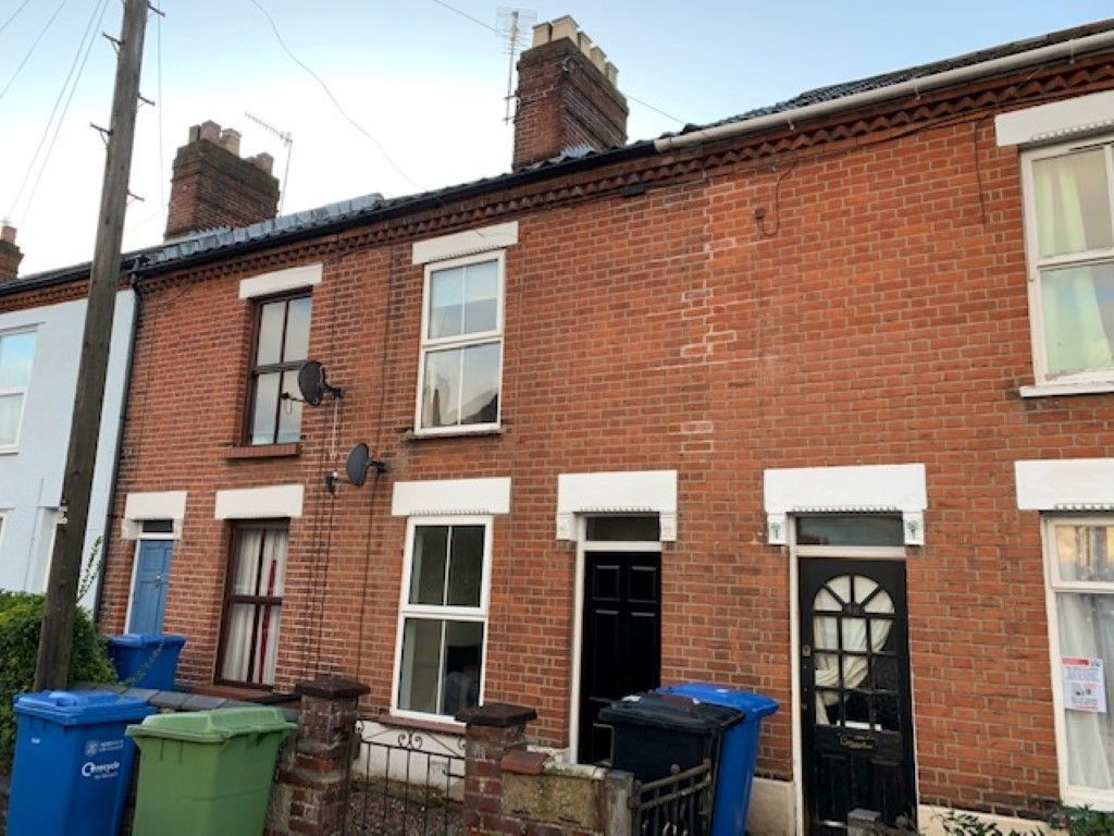 2 bed terraced house to rent in Heath Road, Norwich NR3, £925 pcm