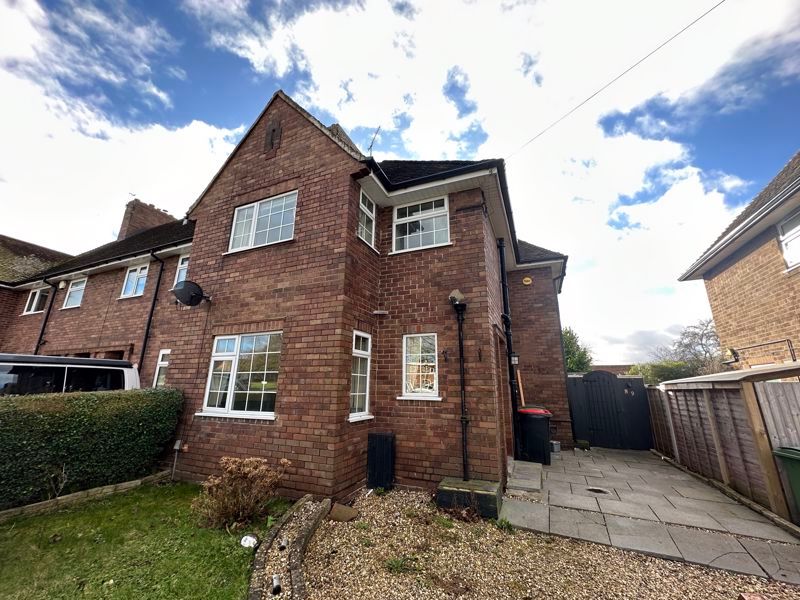 3 bed property for sale in Wrekin Drive, Donnington, Telford TF2, £160,000