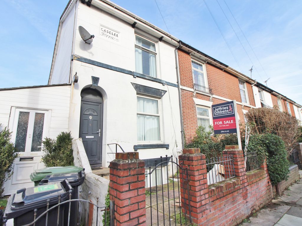 3 bed end terrace house for sale in Queens Road, Portsmouth PO2, £359,995