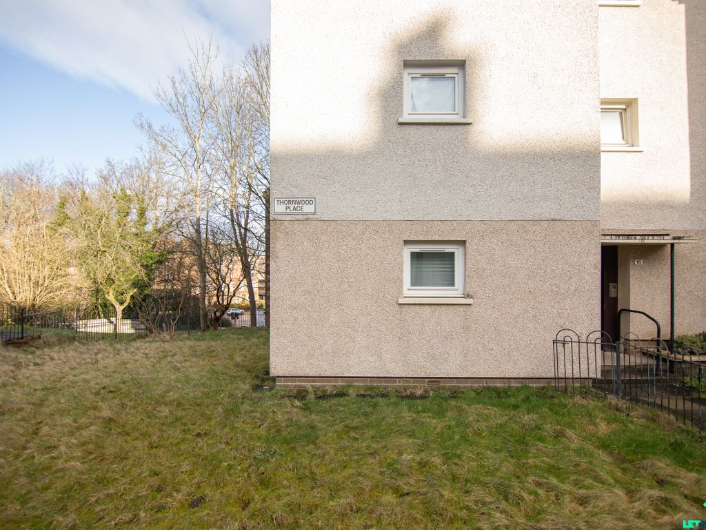 3 bed flat for sale in Thornwood Place, Glasgow G11, £167,000