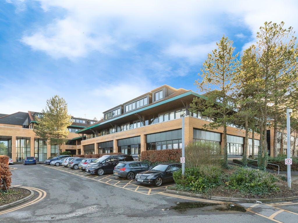 2 bed flat for sale in Whitchurch Lane, Bristol BS14, £130,000