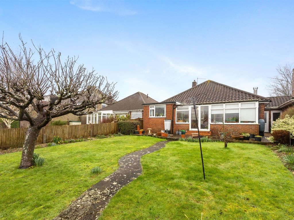 3 bed detached bungalow for sale in Highview Avenue South, Patcham, Brighton BN1, £550,000
