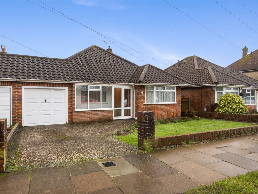 3 bed detached bungalow for sale in Highview Avenue South, Patcham, Brighton BN1, £550,000