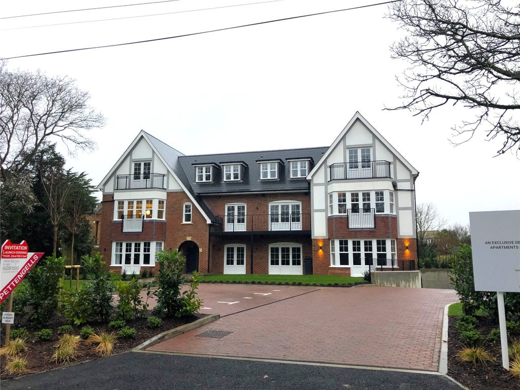 New home, 2 bed flat for sale in Chewton Farm Road, Highcliffe, Dorset BH23, £650,000