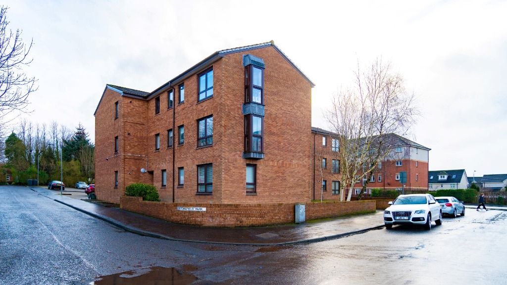 2 bed flat to rent in Stonefield Park, Paisley PA2, £750 pcm