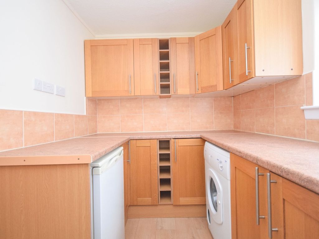 1 bed flat for sale in Linwood Terrace, Hamilton ML3, £65,000