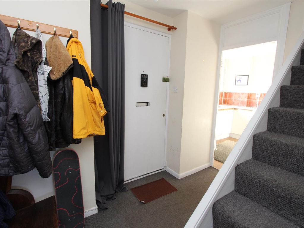 3 bed maisonette to rent in Queens Road, Keynsham, Bristol BS31, £1,000 pcm