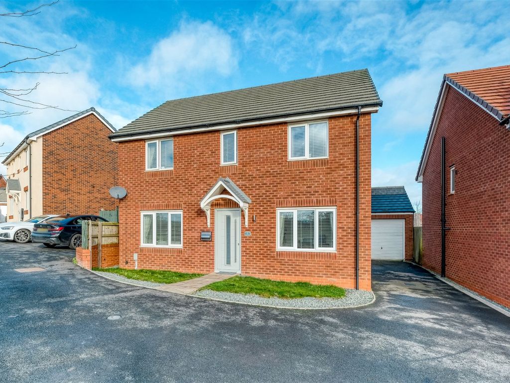 4 bed detached house for sale in Hawling Street, Brockhill, Redditch B97, £385,000