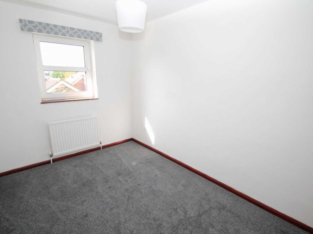 3 bed semi-detached house to rent in Saffron Rise, Eaton Bray LU6, £1,350 pcm
