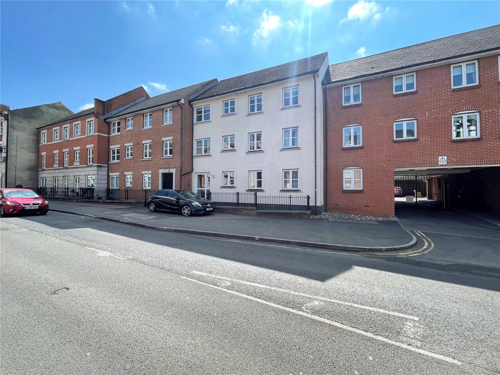 1 bed flat for sale in Goddard Court, Cricklade Street, Swindon, Wiltshire SN1, £85,000