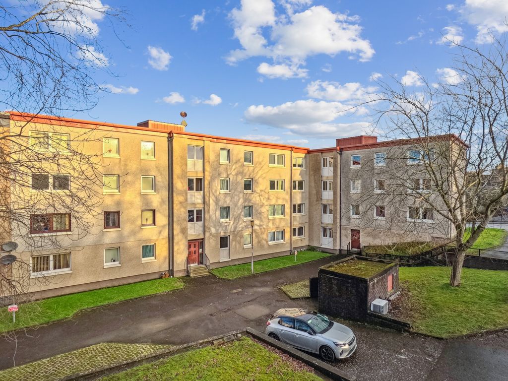 2 bed flat for sale in Rossendale Court, Shawlands, Glasgow G43, £89,000