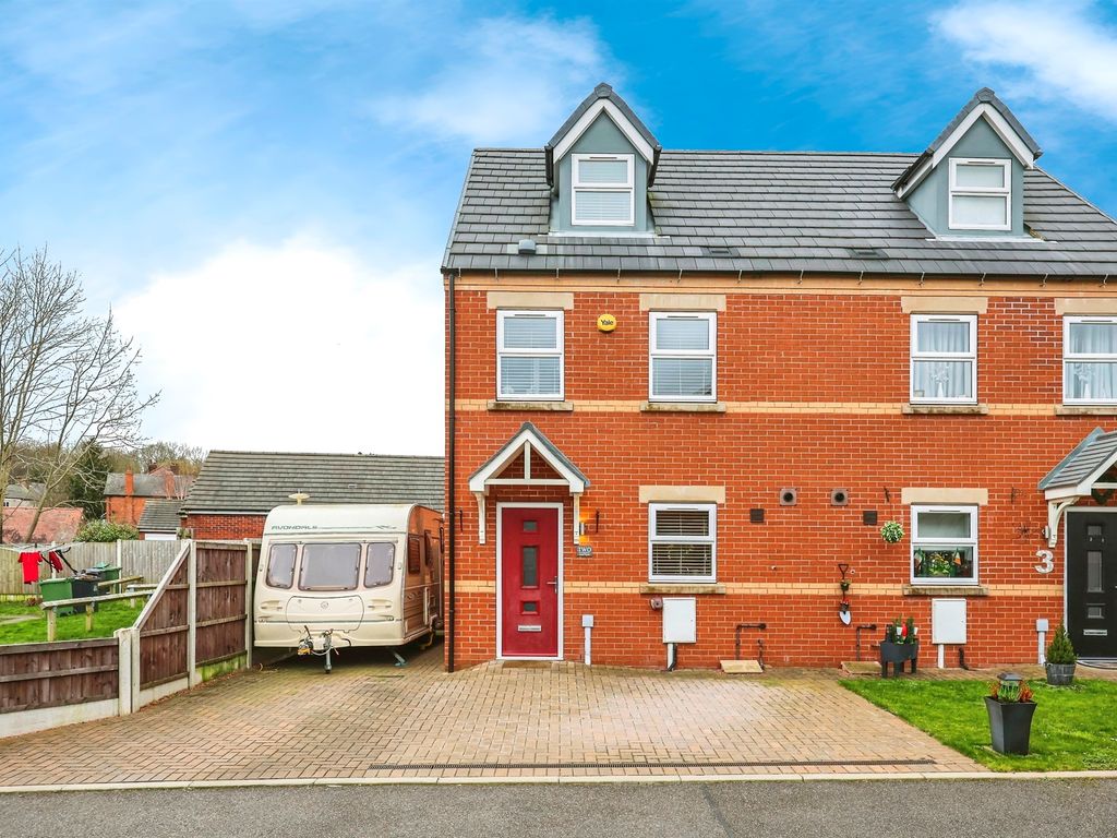 3 bed town house for sale in Butchers Way, Heanor DE75, £230,000