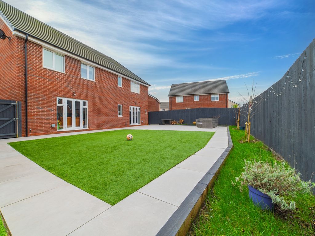 5 bed detached house for sale in De Sully Close, Sully, Penarth CF64, £699,950