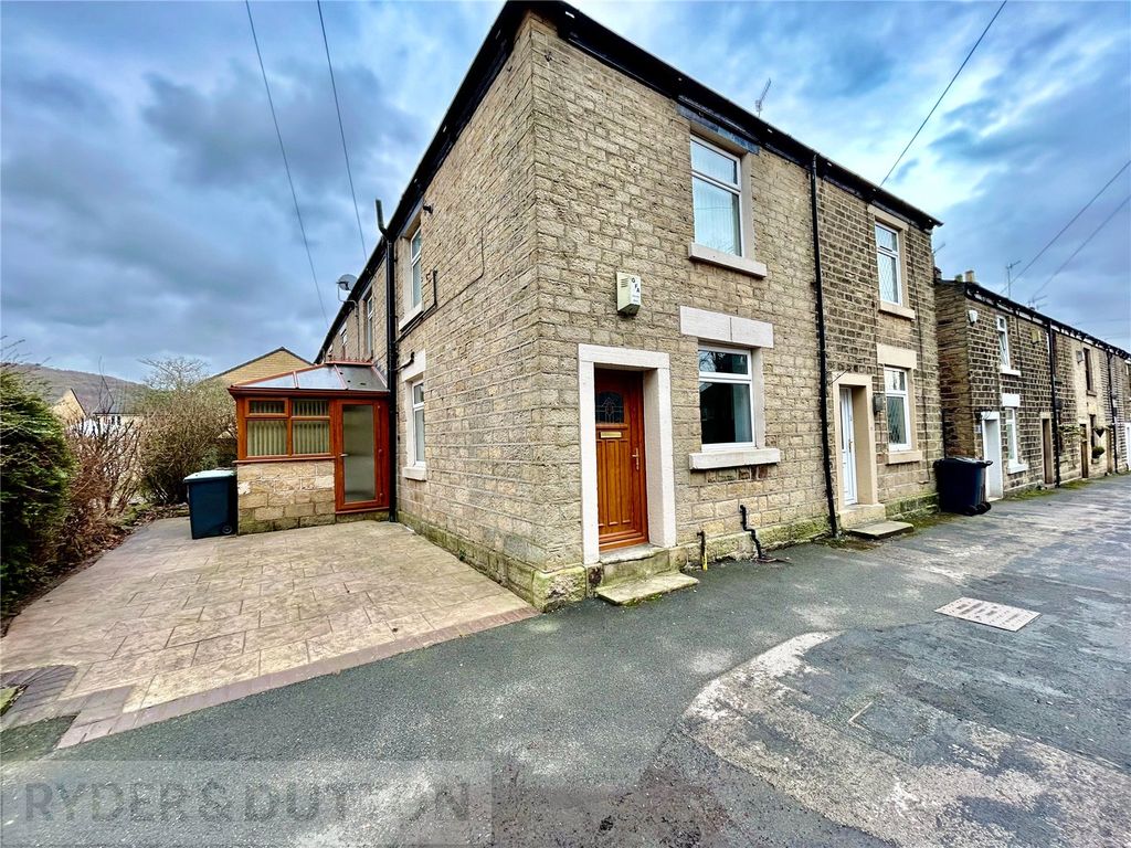 2 bed end terrace house to rent in Manor Park Road, Glossop, Derbyshire SK13, £900 pcm