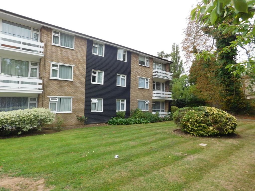 2 bed flat to rent in Thomas A Beckett Close, Sudbury Hill, Harrow HA0, £1,600 pcm