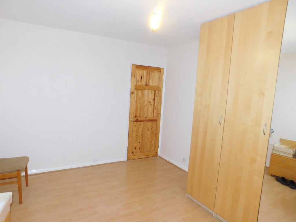 2 bed flat to rent in Thomas A Beckett Close, Sudbury Hill, Harrow HA0, £1,600 pcm